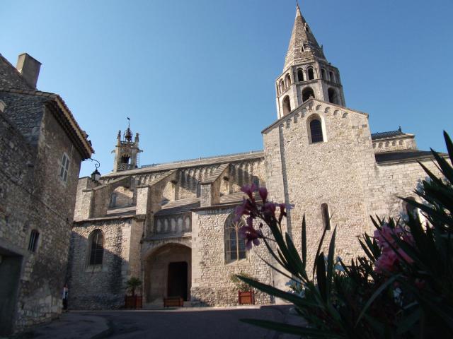 Eglise Saint-Andéol de Bourg-Saint-Andéol en Ardèche - France