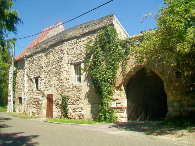 L'ancien prieuré de Hardencourt, rue du Prieuré.