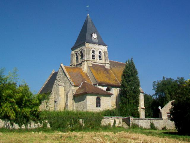 Vue sur l'église depuis le sud-est.
