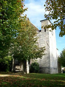 L'église Sainte-Foy du hameau de Balagny-sur-Aunette, dont les éléments les plus anciens remontent au XIIe siècle.