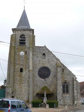 L'église Saint-Pierre d'Ognes (Oise, Picardie, France).