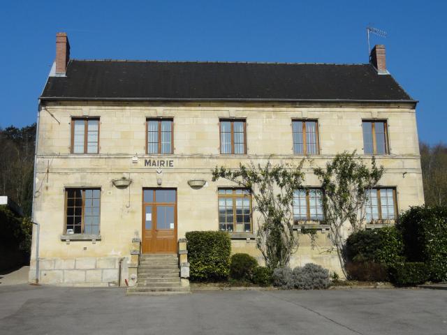 La mairie-école, rue Montlaville.