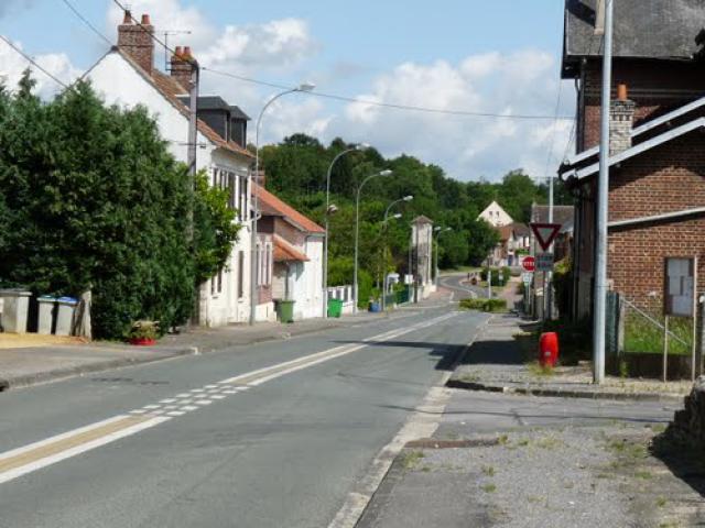 Rue du Maréchal Leclerc à Tracy le Val (Oise)