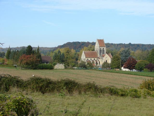 L'église d'Angicourt - Vue de la rue du Clocher