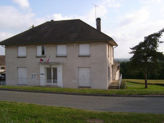 La mairie de Montjavoult