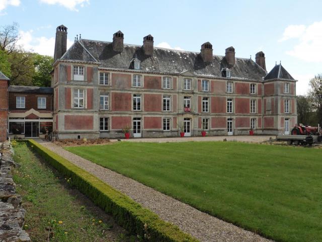 Le Château de la marquise Conflans d'Armentières Songeons village de Picardie France