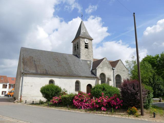 L'église Saint-Médéric à Péroy-les-Gombries (Oise, Picardie, France).