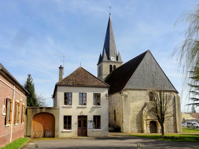 Mairie et église Saint-Félix.
