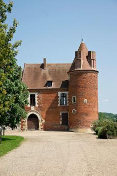 Le château rouge Saint Rémy en l'eau