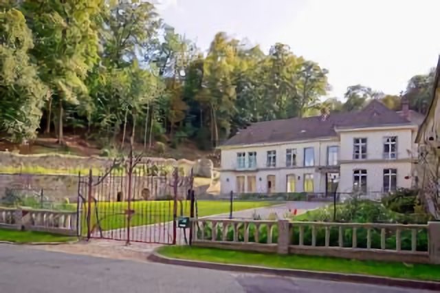 Ancien monastère à Heilles