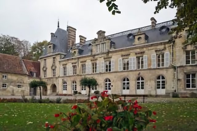Château d ' Aramont à Verberie