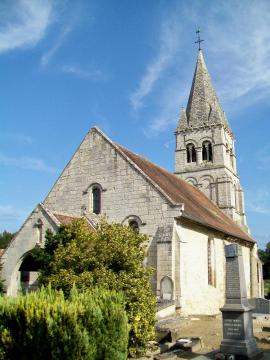 L'église Saint-Vaast depuis l'ouest.