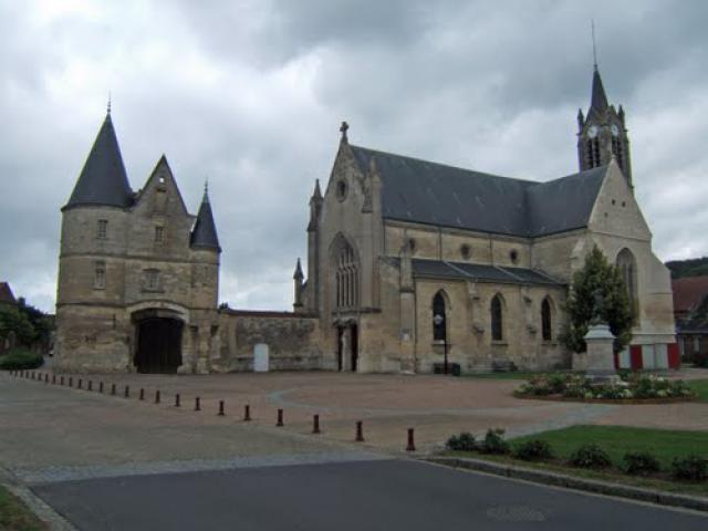 château et église de longueil sainte marie