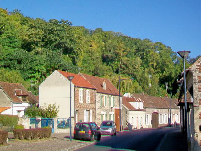 Rue de la République (RD 13).
