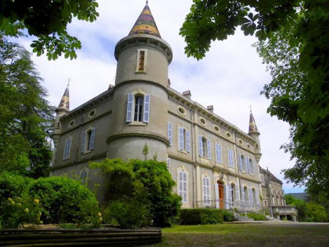 Grospierres - Propriété du château de Bournet - Le château