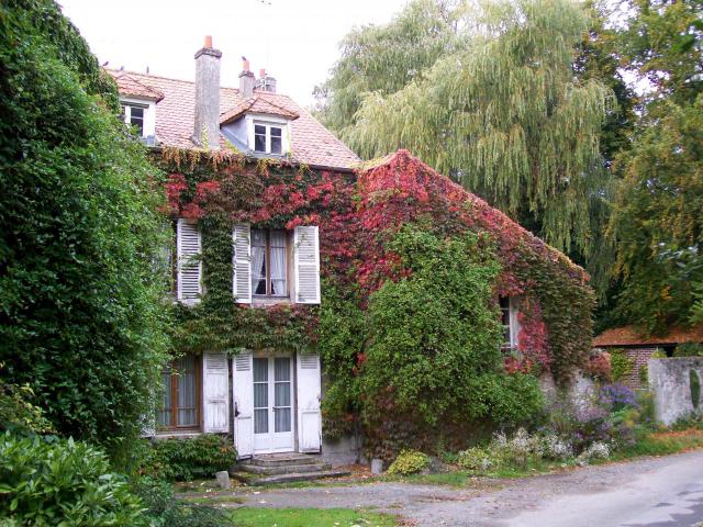 La maison d'habitation de l'ancien moulin d'Orry, près du hameau de Montgrésin.