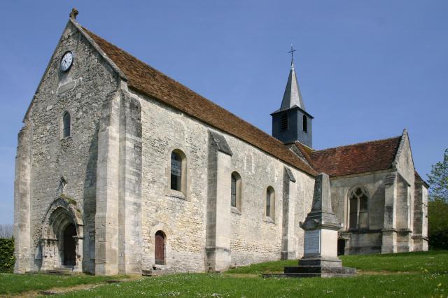 église d'Ansacq datant du XIIe siècle