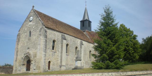 Panorama sur l'église Saint-Lucien d'Ansacq.