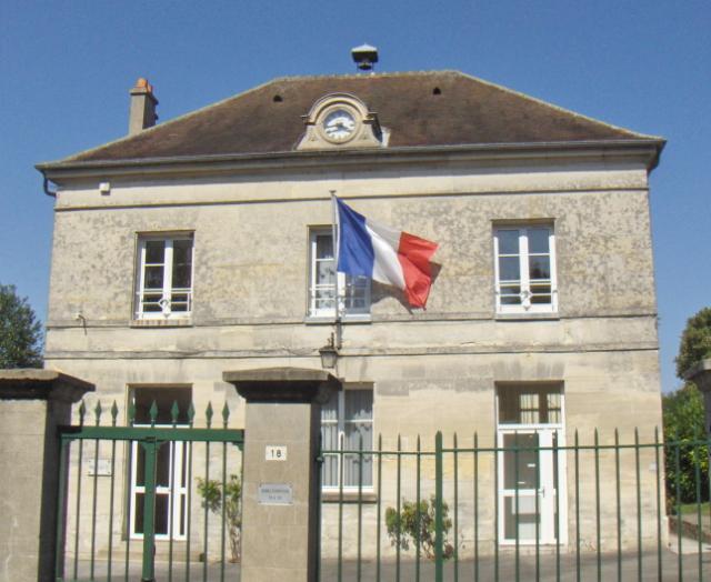 Mairie de Mortefontaine, Oise.