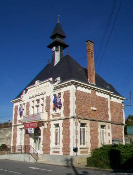 La mairie de Bury (Oise).