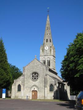 Eglise de Néry, l'un des 35 clochers de la vallée de l'Automne