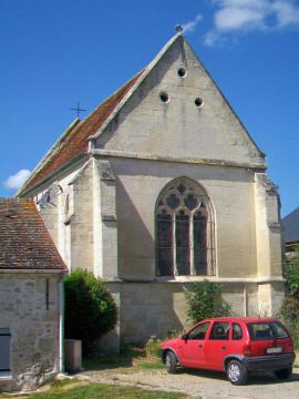 Le chevet de l'église Saint-Rieul du hameau de Verrines. Outre ce chœur de trois travées, l'église comporte un transept nord et une nef…