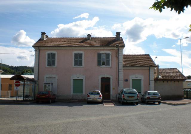 L'ancienne gare de Lalevade d'Ardèche (aujourd'hui bâtiment communal)