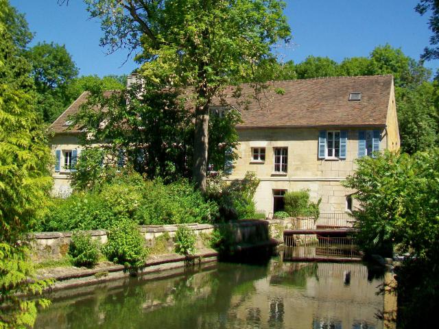 L'ancien moulin des Planches, rue du pont des Planches (ancien chemin rural dit dut moulin des Planches), sur la Nonette.