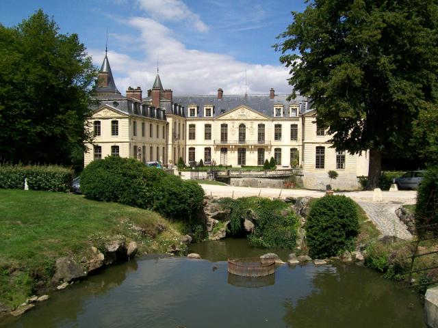 Château d'Ermenonville, façade sud tourné vers le Grand Parc.