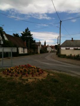 Rue principale de Puiseux en Bray