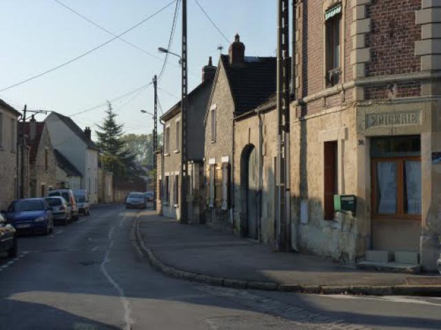 Une ancienne épicerie à Boran/Oise.