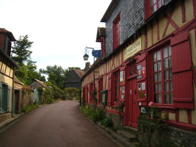 Typical street in Gerberoy.