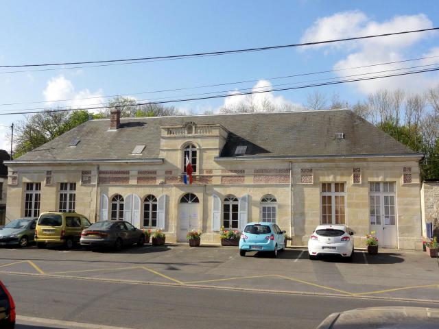 Mairie, côté rue.