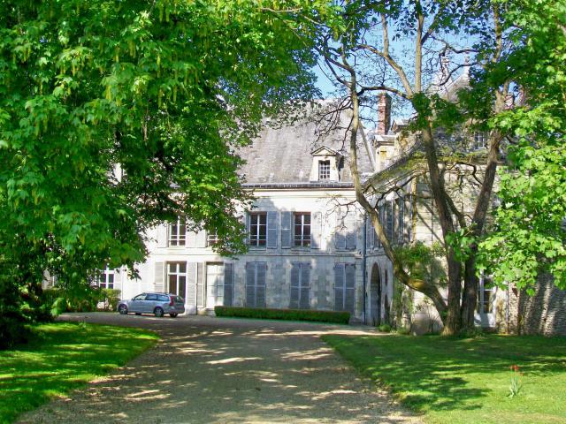 Le château de Fontaine (façade est).
