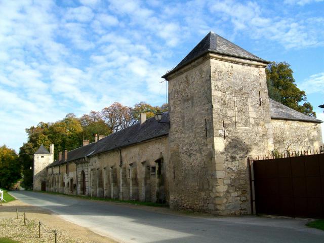 Vue d'ensemble des communs de l'ancien château, démoli pendant les années 1960 suite à un incendie.