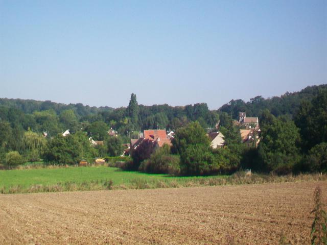 Approche du village par la rue du Plantin, en venant d'Angicourt.