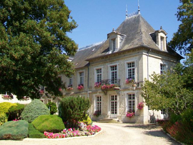 Le château des Érables, propriété de la commune, rue des Tournelles.