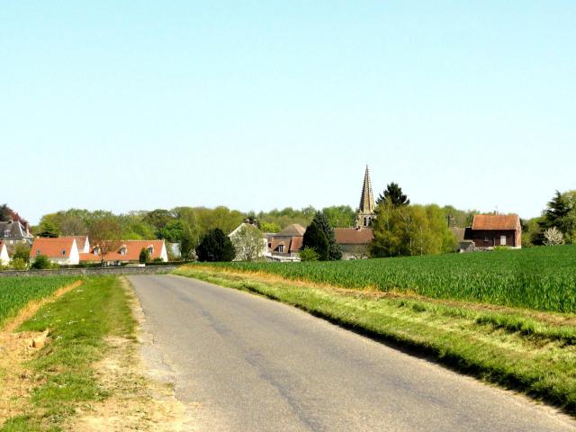 Vue sur Fresnoy depuis l'ouest.