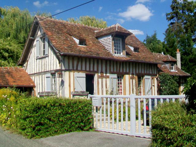 Maison à colombages authentique (très rare dans la région), rue du bois Berlette.