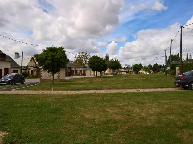 Broquiers - La rue du Village.