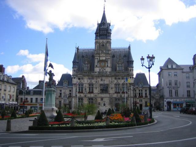 COMPIEGNE-Francia (Hôtel de la VILLE)