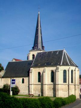 Vue de l'église depuis le sud.