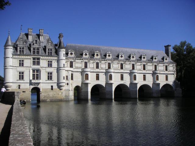 Vue du château de chenonceau du jardin de Catherine de Médicis