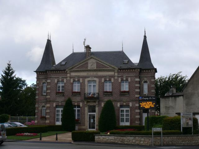 La mairie de Lagny-le-Sec (Oise, Picardie, France).