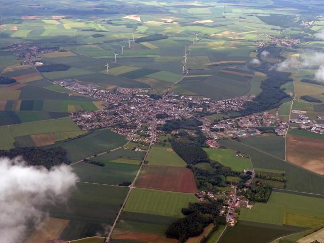Vue aérienne de Breteuil (Oise), France.