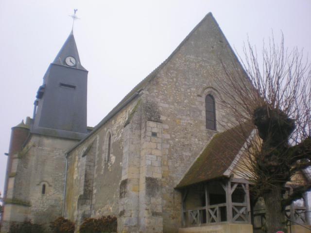 Vue générale de l'église Saint-Lucien de Litz (Oise).