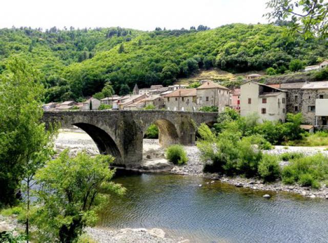 Pont-de-Labeaume - Le pont sur l'Ardèche