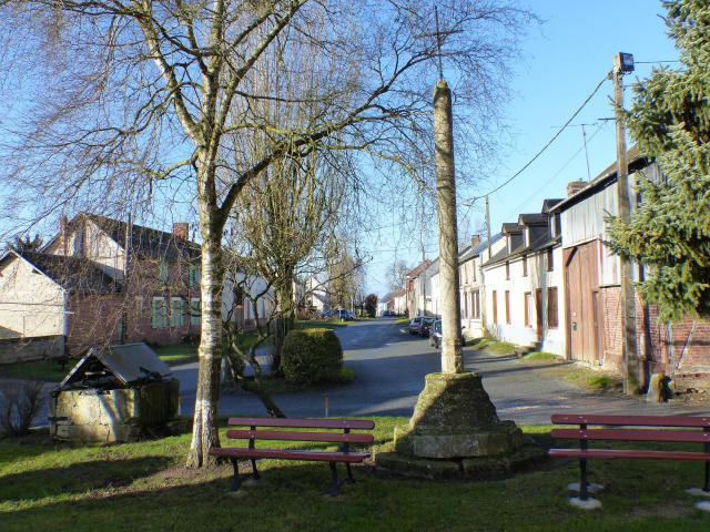 Ambiance rurale de la rue Yves-Maréchal à Auchy-la-Montagne