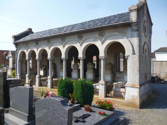 Cimetière de Maignelay-Montigny (Oise).
