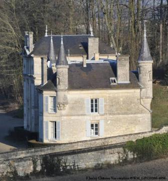 Château de Jaulzy Vue cavalière de la rue de la Montagne